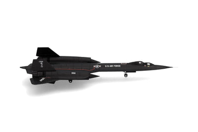 Herpa Wings 573290 1:200 USAF SR - 71B Blackbird 9th SRW, Beale Air Base "Gumby" 61 - 7956