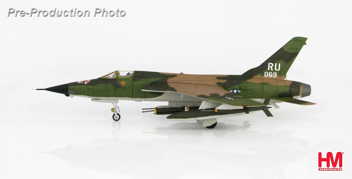 Hobby Master HA2515 1:72 F - 105D Thunderchief "Cherry Girl" 61 - 0069, Vietnam War, 1967