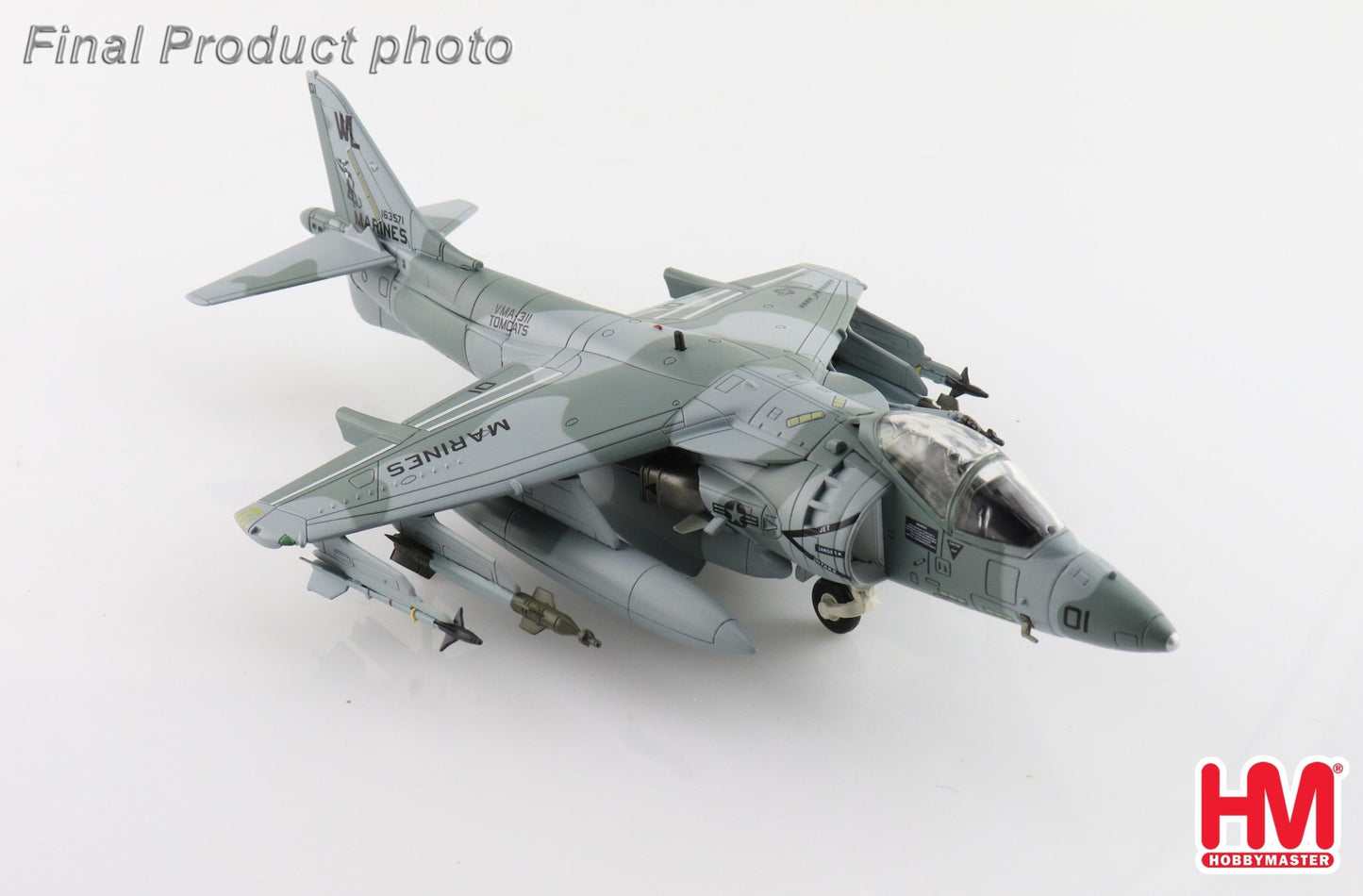 Hobby Master HA2625 1:72 AV - 8B Harrier II 163517, VMA - 311, King Abdul Aziz Base, August 1990