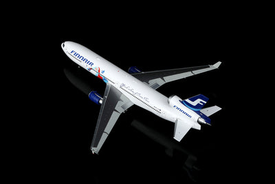 SQ Wings L2230FD 1:200 Finnair MD-11 OH-LGA Official Airline of Santa Claus livery Flaps Down