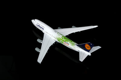 SQ Wings L2185FD 1:200 Lufthansa B747-400 D-ABVK Hannover EXPO 2000 Flaps Down