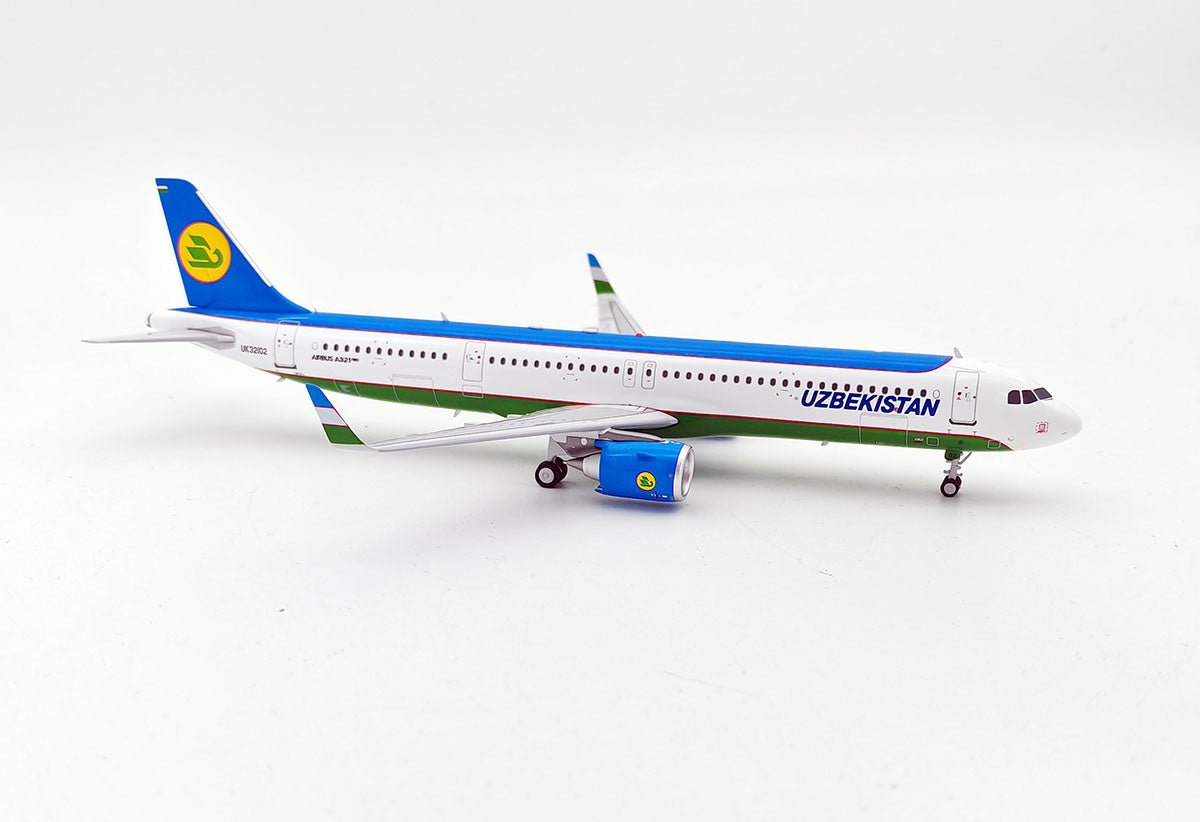Inflight IF321HY0923 1:200 Uzbekistan Airways Airbus A321 - 253NX