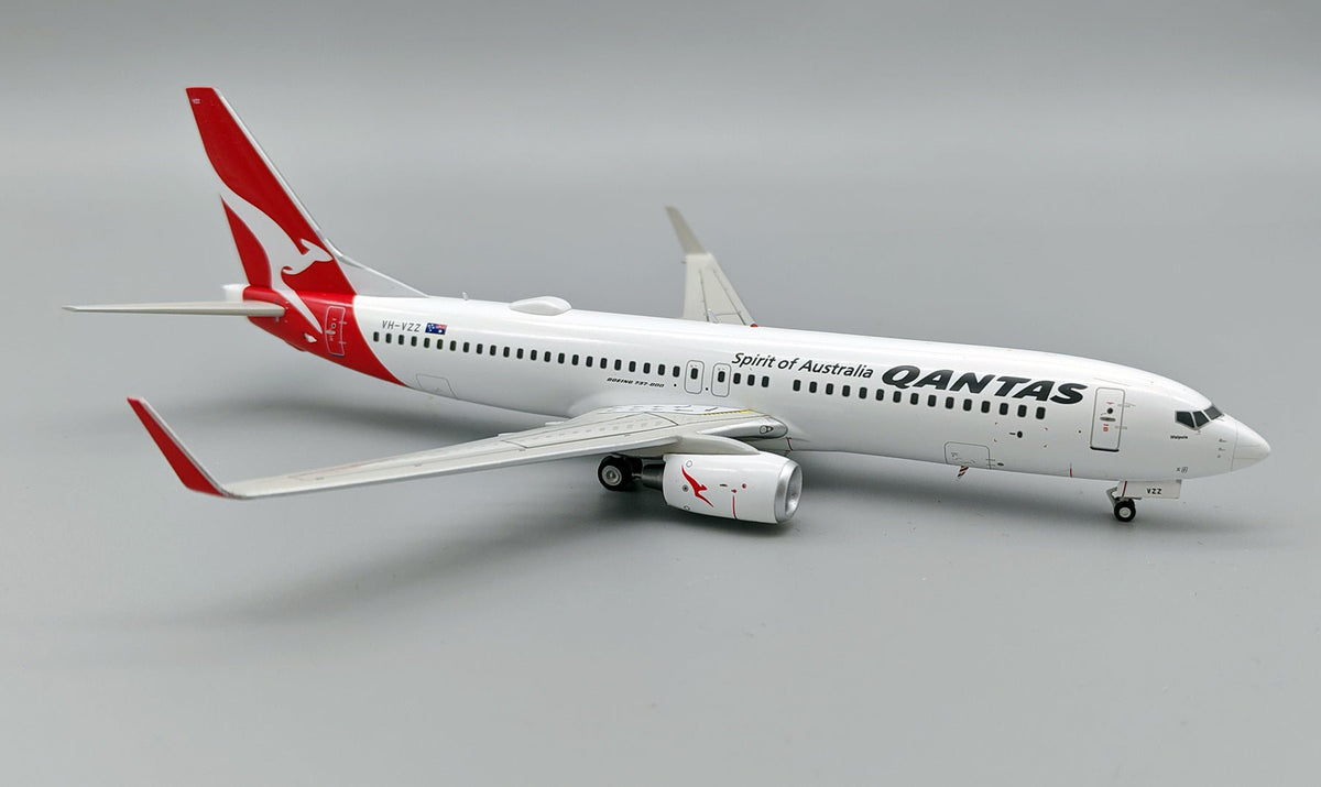 Inflight IF738QF0324 1:200 Qantas Boeing 737 - 838 VH - VZZ
