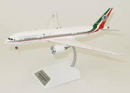 Inflight IF7870716 1:200 Fuerza Aerea Mexicana Boeing 787 - 8 Dreamliner XC - MEX