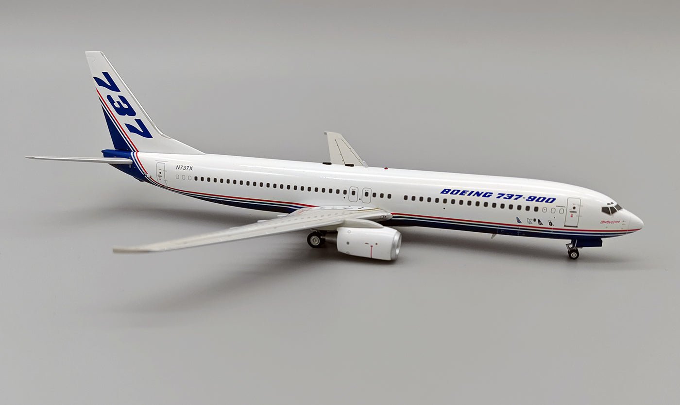 InFlight200 IF739737X 1:200 Boeing House Boeing 737 - 990 N737X