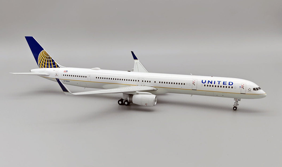 InFlight200 IF753UA1123 United Airlines Boeing 757 - 33N N78866