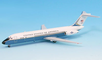 InFlight200 IF932001 US Air Force C - 9A Nightingale (DC - 9 - 32CF) 71 - 0876