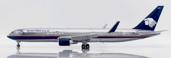 JC Wings JC2AMX0149 1:200 Aeromexico Boeing 767 - 300ER XA - APB