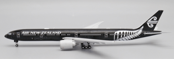 JC Wings JC4ANZ0006 1:400 Air New Zealand Boeing 777 - 300ER ZK - OKQ "All Blacks"