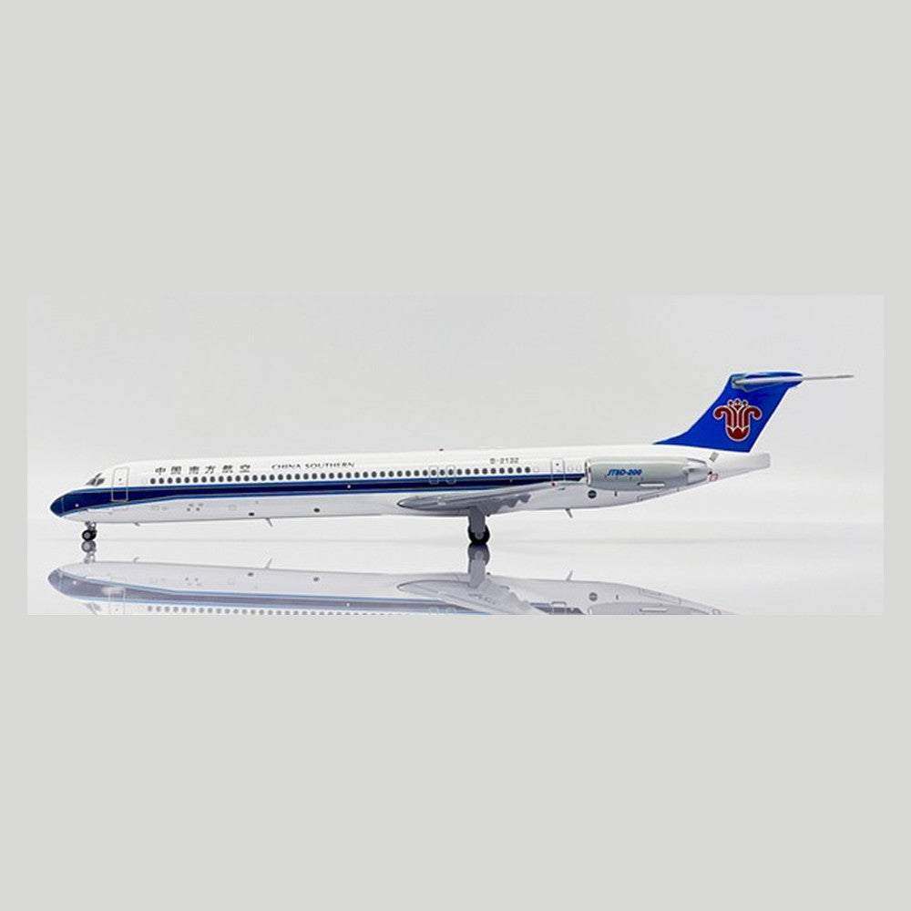 JC Wings 1:200 China Southern Airlines McDonnell Douglas MD-82 Reg: B-2132 diecast model aircraft — SKU KJ-MD82-025