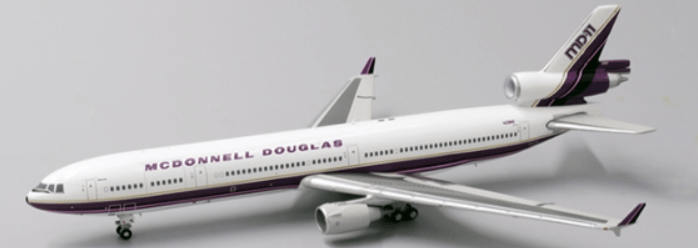 JC Wings LH4076 1:400 House Color McDonnell Douglas MD - 11 N211MD