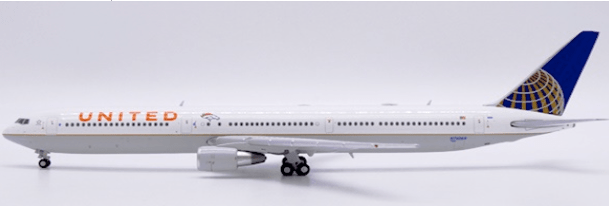 JC Wings LH4367 1:400 United Airlines Boeing 767 - 400ER "Denver Broncos" N76064