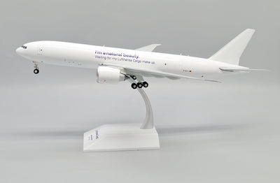 JC Wings XX20193 1:200 Lufthansa Cargo Boeing 777 - 200LRF Reg: D - ALFJ "I'm a natural beauty"