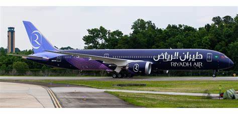JC Wings XX20426A 1:200 Riyadh Air Boeing 787 - 9 N8572C (Flaps Down)