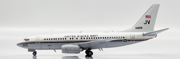 JC Wings XX40075 1:400 US Navy Boeing C - 40A Clipper Reg: 165829