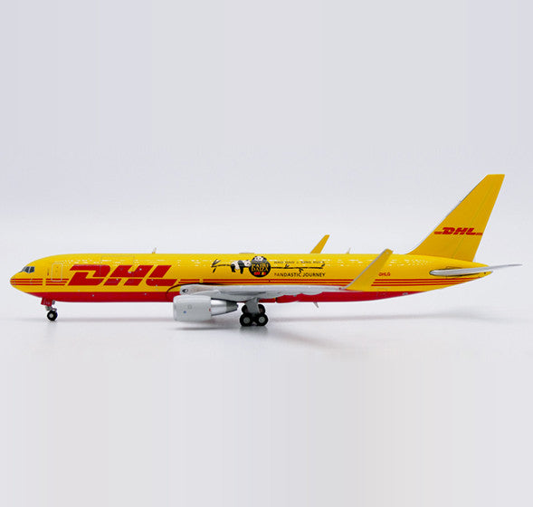 JC Wings 1:400 scale DHL Boeing 767-300(ERF) Reg: G-DHLG diecast model airplane