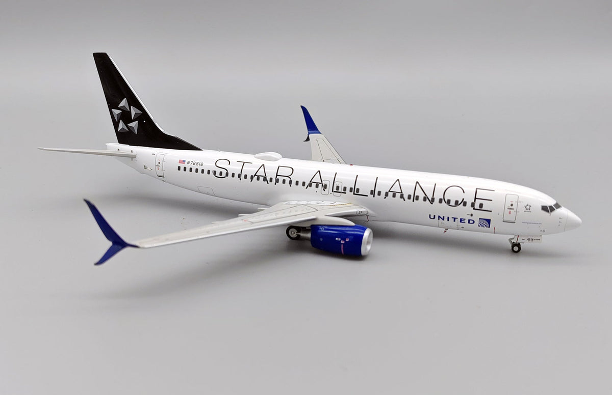JFox JF - 737 - 8 - 044 1:200 United Airlines Boeing 737 - 824 (WL) Star Alliance N76516