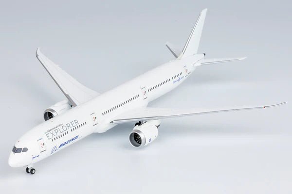 NG 56025 1:400 Boeing Company Boeing 787 - 10 Dreamliner N8290V "Eco Demonstrator"