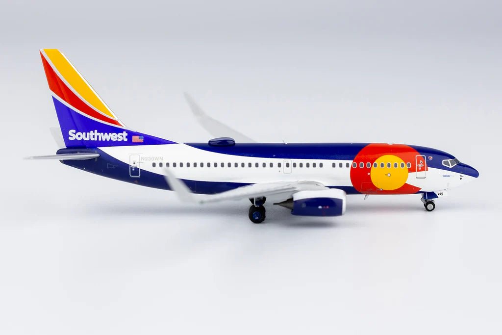 NG 77021 1:400 Southwest Airlines Boeing 737 - 700 N230WN (Colorado One - Heart One cs)