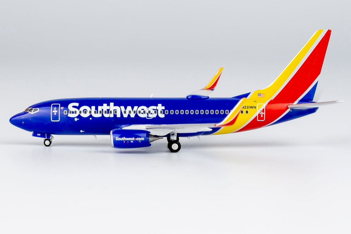 NG 77042 1:400 Southwest Airlines Boeing 737 - 700 N221WN (Heart livery; normal winglets)