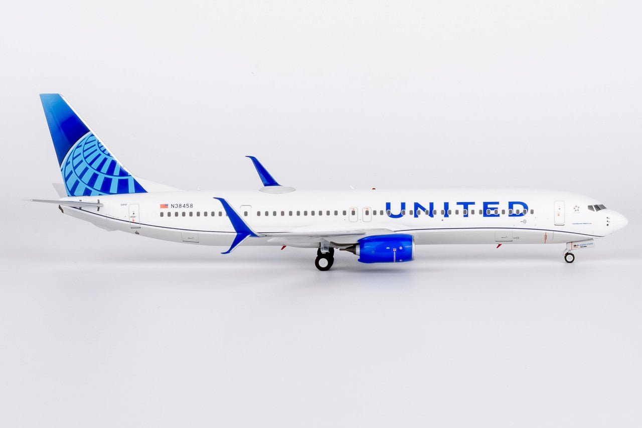 NG Models 09003 1:200 United Airlines 737 - 900ER/w N38458 (Blue Evolution c/s)