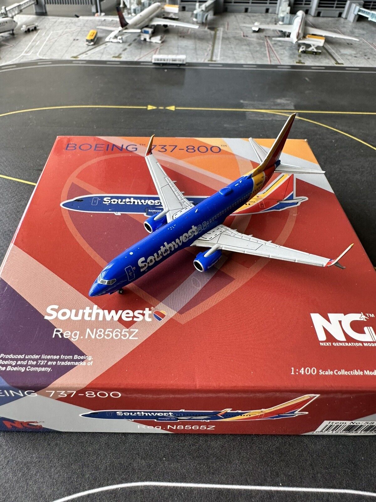 NG Models 1:400 58122 Southwest Boeing 737 - 800 N8565Z