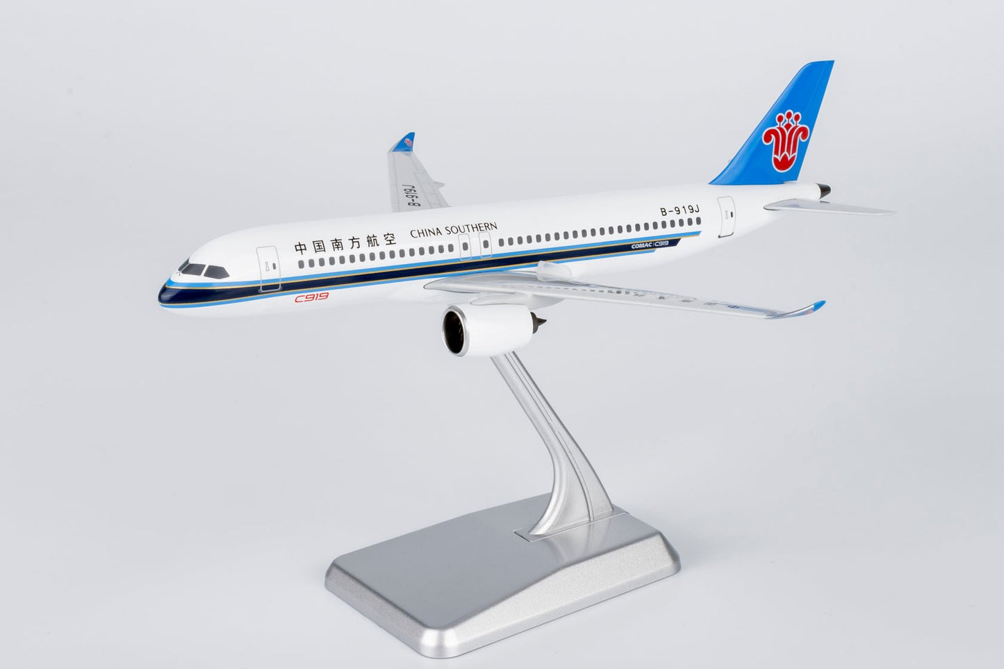 NG Models 24052 1:240 China Southern Airlines C919 B - 919J