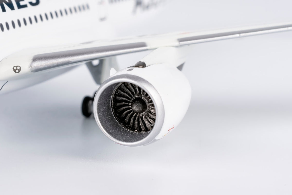 NG Models 39096 1:400 Japan Airlines (JAL) A350 - 900 JA02XJ (silver "AIRBUS A350" titles)