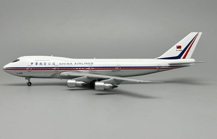 Phoenix Models 11968 1:400 Boeing 747 - 200B China Airlines (Tiawan) B - 1886 Polished