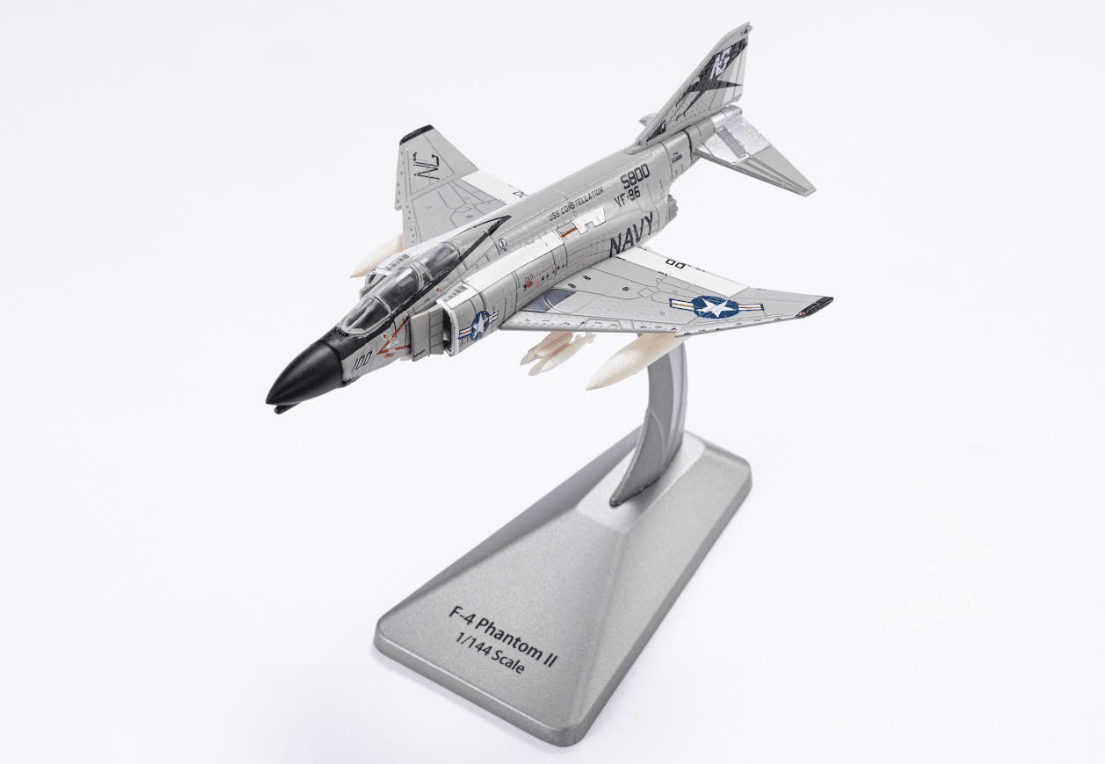 Pre - Order Air Force 1 AF1 - 0148A 1:144 F - 4 Phantom VF 96, Showtime 100, Lt. Randy Cunningham