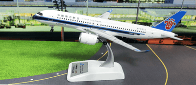 Pre - Order Aviation200 AV2113 1:200 B - 657J China Southern Airlines COMAC C919 - 100STD