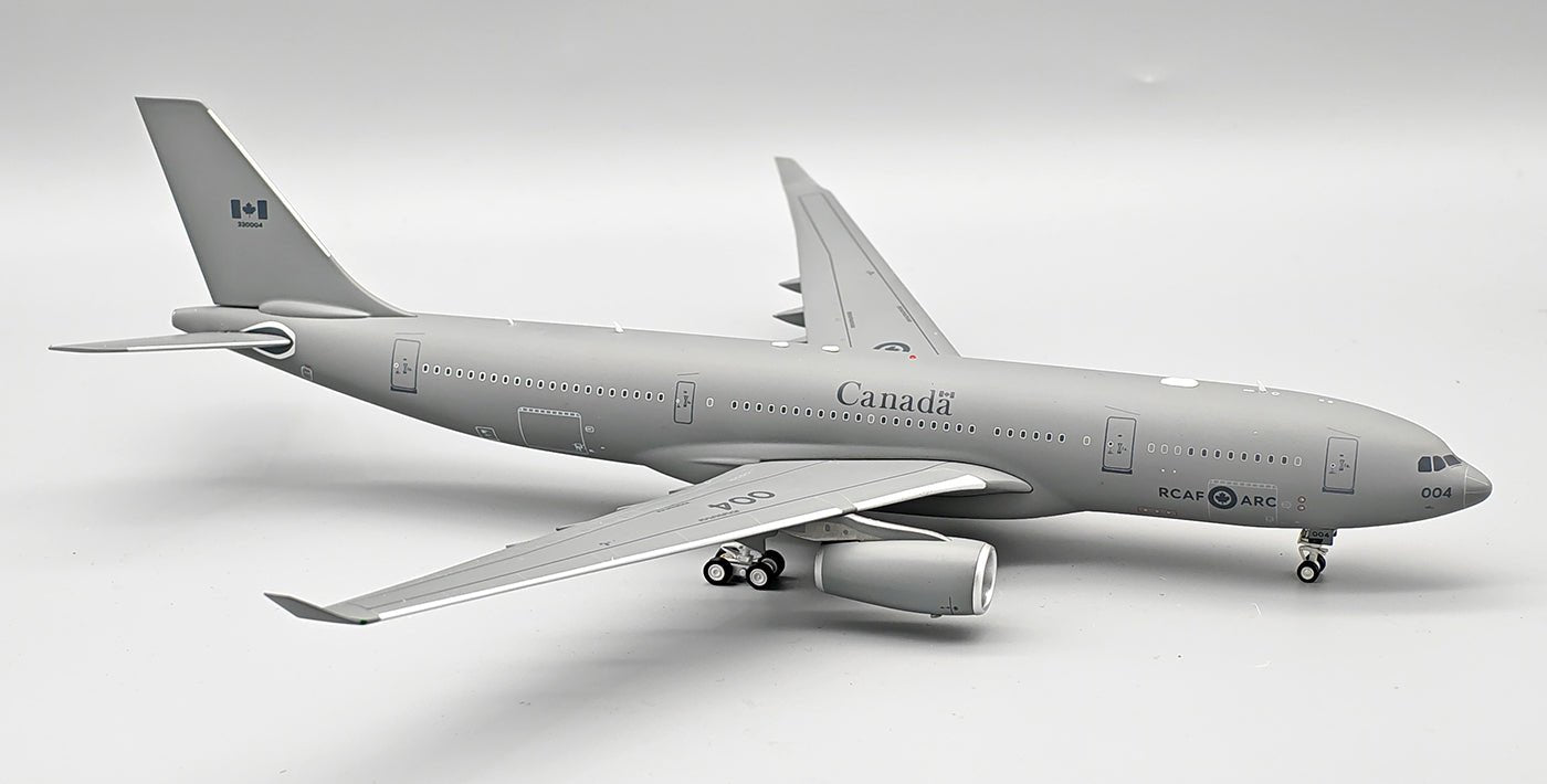 Pre - Order B - Models 1:200 Canadian Air Force CC - 330 Husky 004
