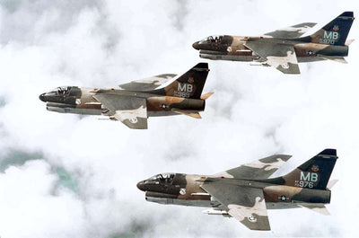 Pre - Order Century Wings 001655 1:72 A - 7D Corsair II, 70 - 0989 354th TFW, Korat RTAFB, 1972