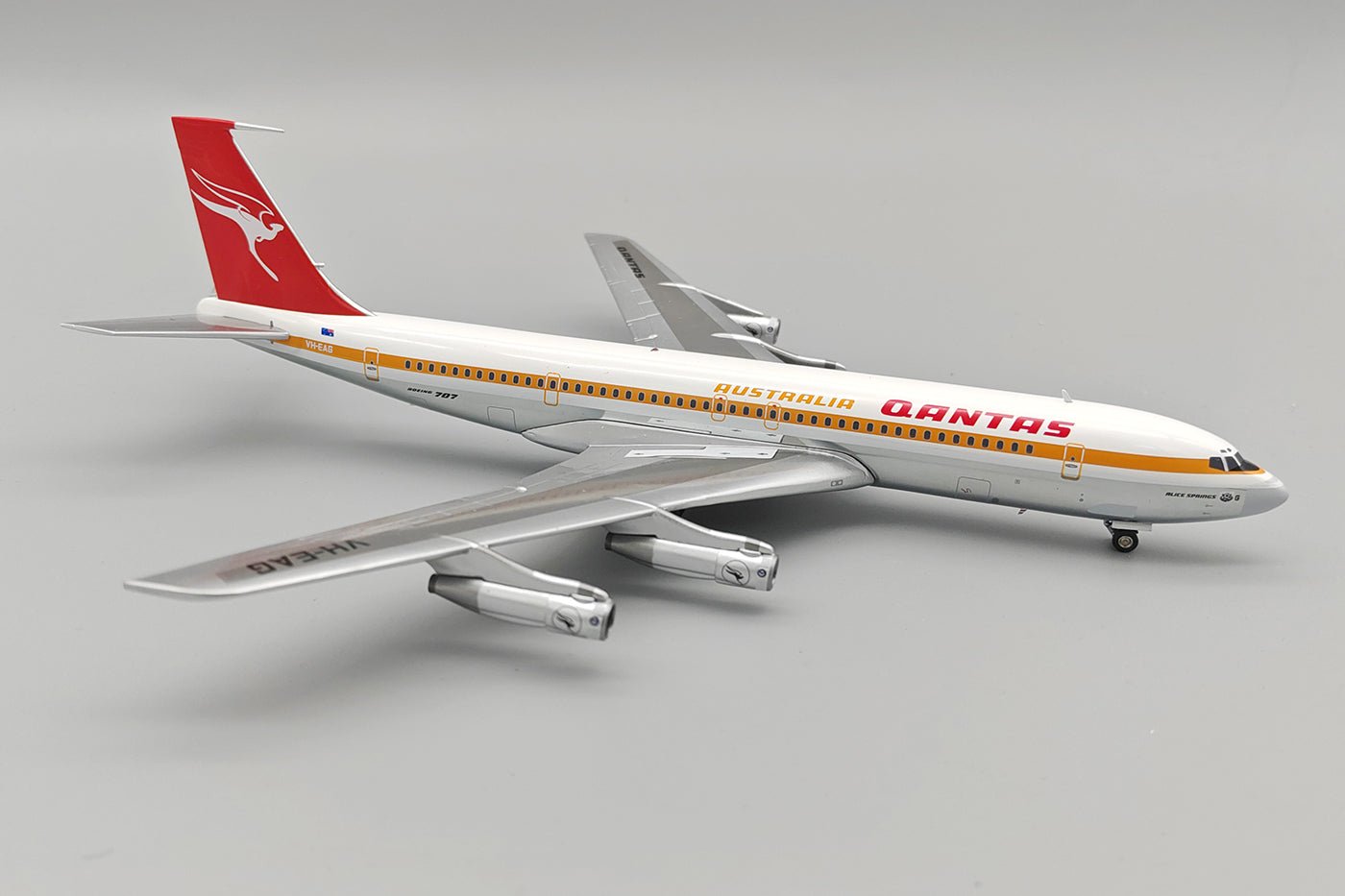 Pre - Order InFlight200 IF707QF0125P 1:200 Qantas Boeing 707 - 338C VH - EAG LAST FLIGHT QANTAS Polished