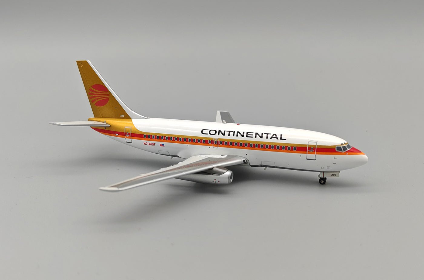 Pre - Order InFlight200 IF732CO1024 1:200 CONTINENTAL AIRLINES 737 - 200 N7389F