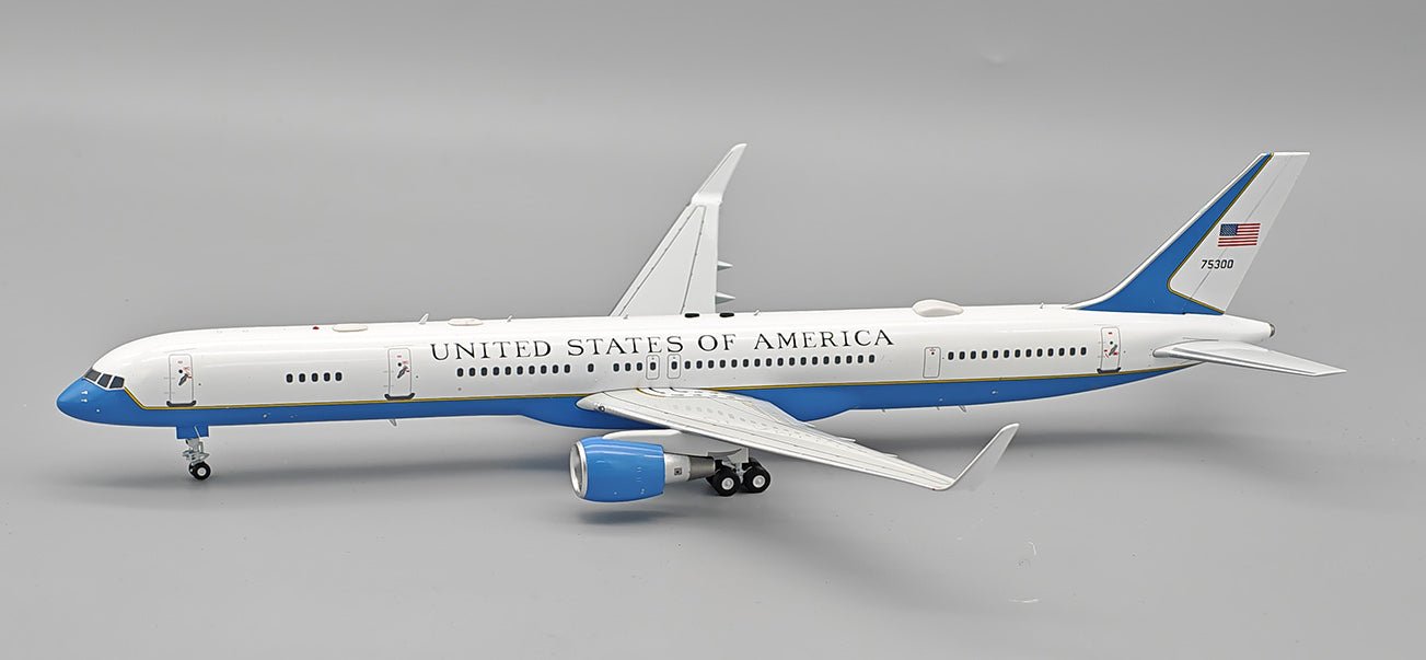 InFlight200 IF753USAF003 1:200 USA Air Force Boeing 757-300 75300