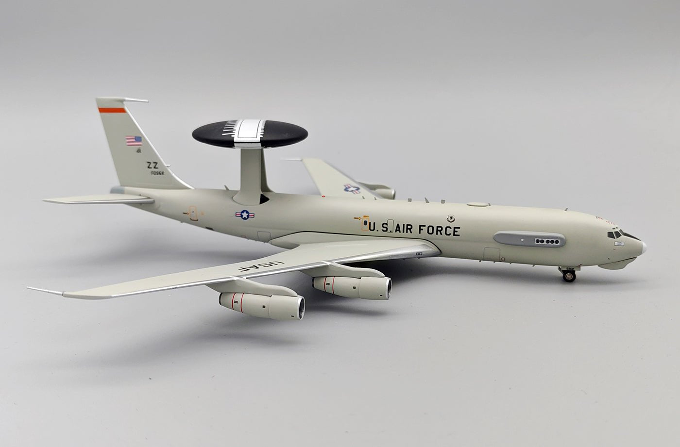 Pre - Order InFlight200 IFE3USAF352 1:200 USA - Air Force Boeing E - 3B Sentry (707 - 300) 77 - 0352