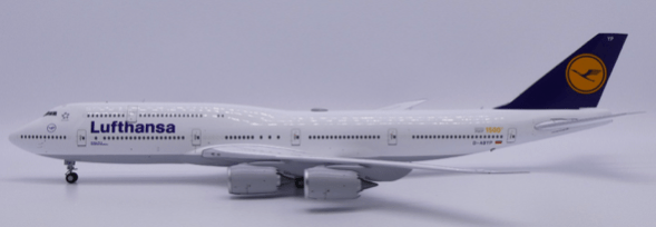 Pre - Order JC Wings EW2748008 1:200 Lufthansa Boeing 747 - 8 "OC""1500th Boeing 747" Reg: D - ABYP