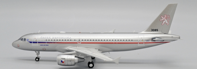 Pre - Order JC Wings LH2252 1:200 Czech Republic Air Force Airbus A319(CJ) 3085