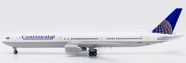 Pre - Order JC Wings LH2505A 1:200 Continental Airlines Boeing 767 - 400ER "Skyteam logo" Reg: N66051 "Flaps Down"