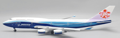Pre - Order JC Wings XX20094A 1:200 China Airlines Boeing 747 - 400 "Dreamliner" Reg: B - 18210 "Flaps Down"