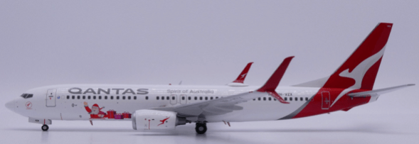 Pre - Order JC Wings XX20746 1:200 Qantas Boeing 737 - 800 "NC""Santa" Reg: VH - VZX