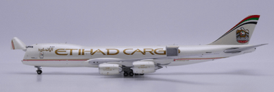 Pre - Order JC Wings XX40159C 1:400 Etihad Cargo Boeing 747 - 8F "Interactive Series" Reg: N855GT