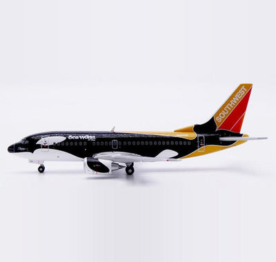 Pre-Order JC Wings XX40472 1:400 Southwest Boeing 737-500 "Shamu Three - Seaworld of Ohio" Reg: N501SW