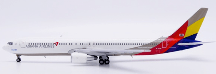 Pre - Order JC Wings XX40682 1:400 Asiana Airlines Boeing 767 - 300 Reg: HL7248