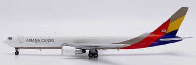Pre - Order JC Wings XX40687 1:400 Asiana Cargo Boeing 767 - 300F Reg: HL7507