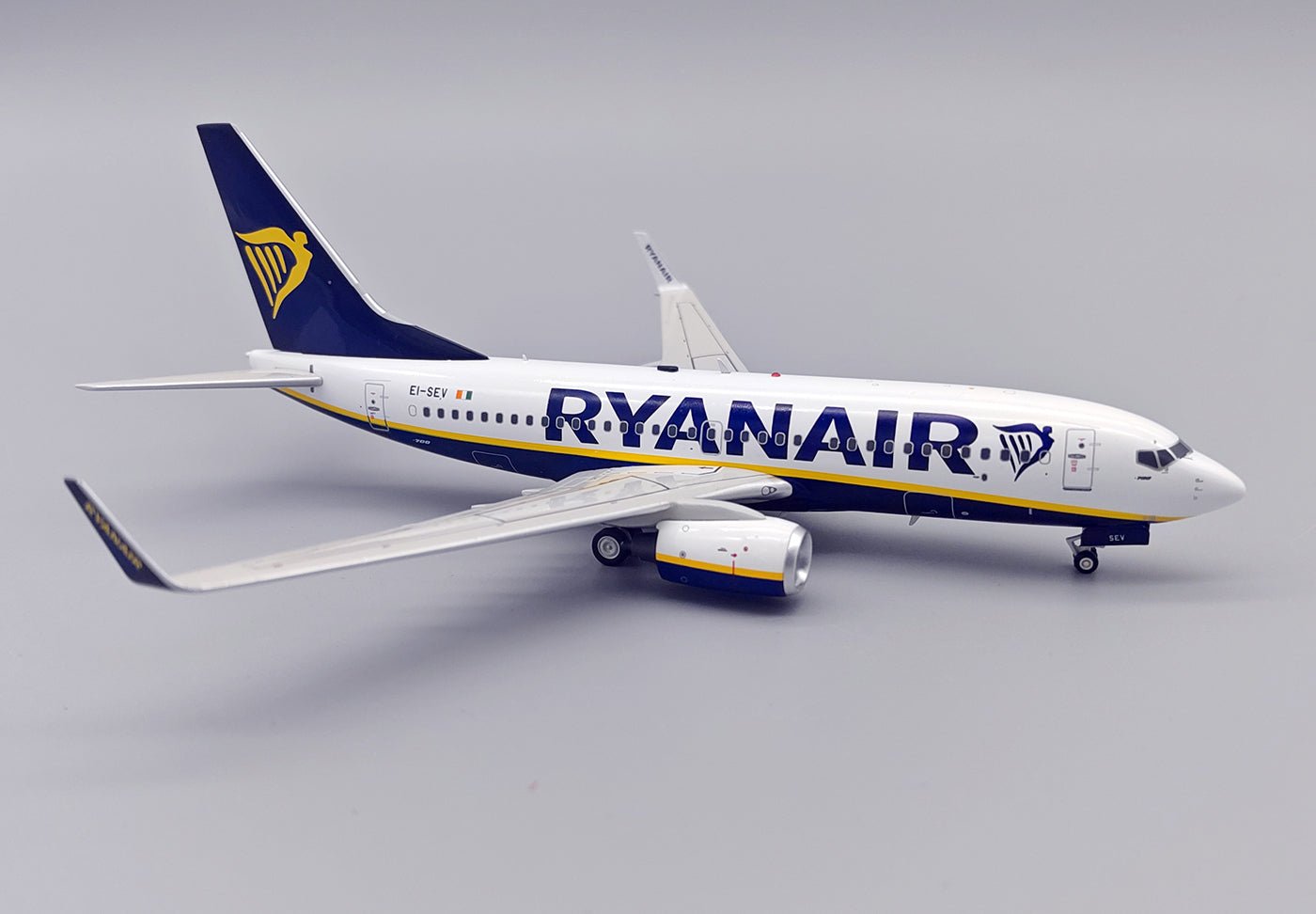 JFox JF - 737 - 7 - 001 1:200 Ryanair Boeing 737 - 73S (WL) EI - SEV