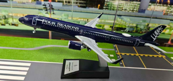 Pre - Order KJ Models KJ - A321 - 200 1:200 Titan Airways Airbus A321 - 253NX G - XATW