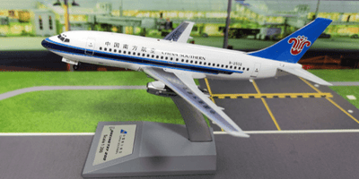 Pre - Order KJ Models KJ - B732 - 202 1:200 B - 2502 China Southern Boeing 737 - 200
