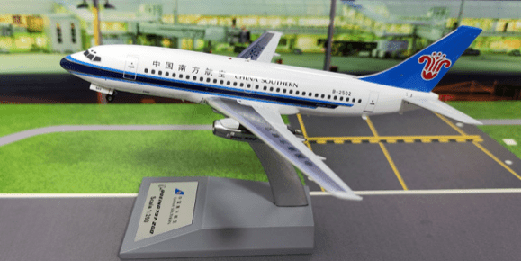 Pre - Order KJ Models KJ - B732 - 202 1:200 B - 2502 China Southern Boeing 737 - 200